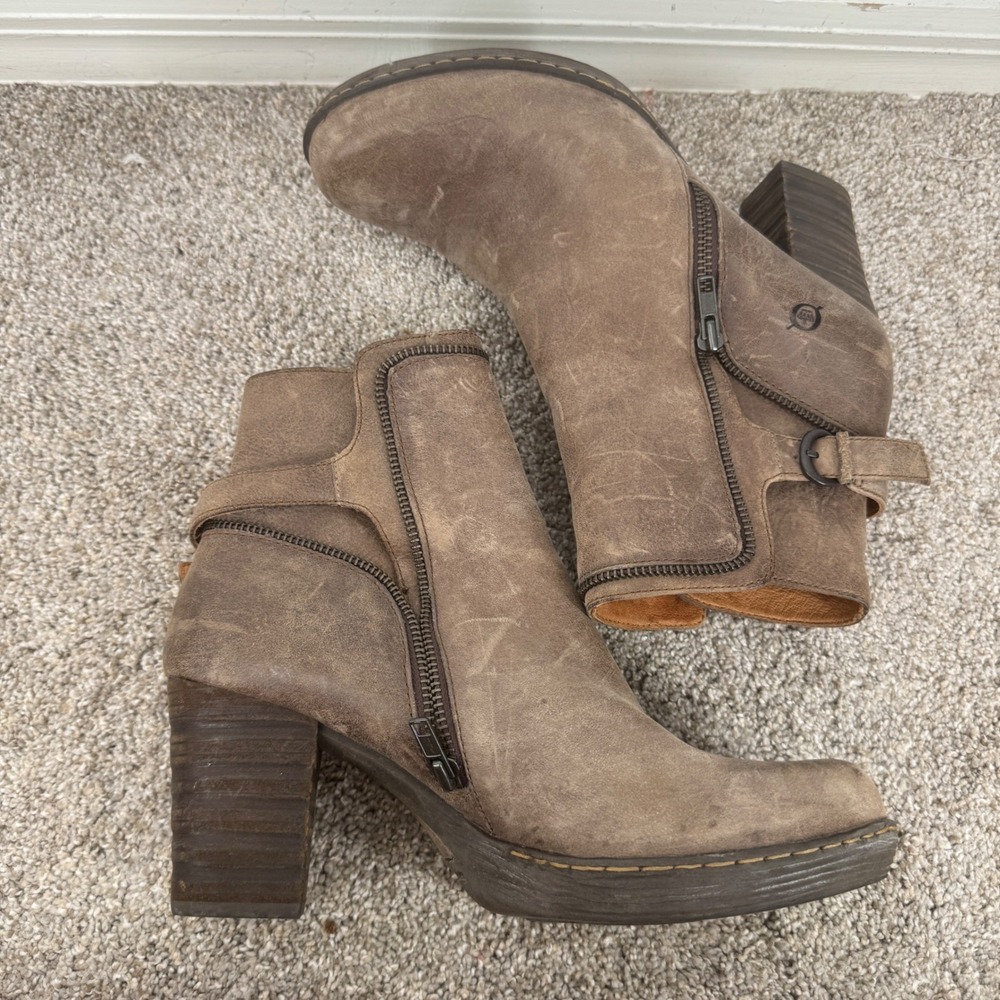 Born Taupe Leather Ankle Boots Buckle Block Heel 11 Edgy Rugged Country Festival - Picture 3 of 7